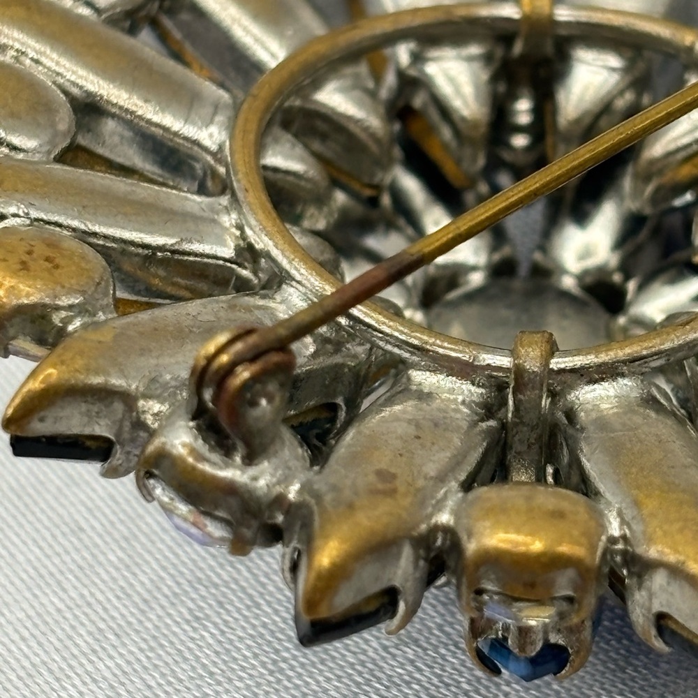 Vintage MCM Blue Rhinestone & Aurora Borealis Sunburst Brooch - Picture 13 of 16